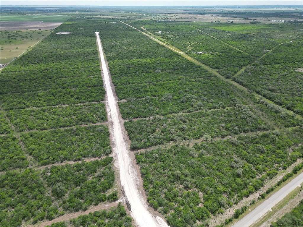 5 Acres of Residential Land for Sale in Skidmore, Texas