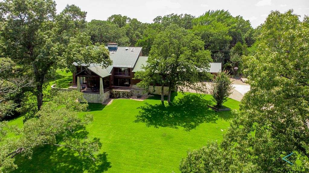 15.1 Acres of Land with Home for Sale in Athens, Texas