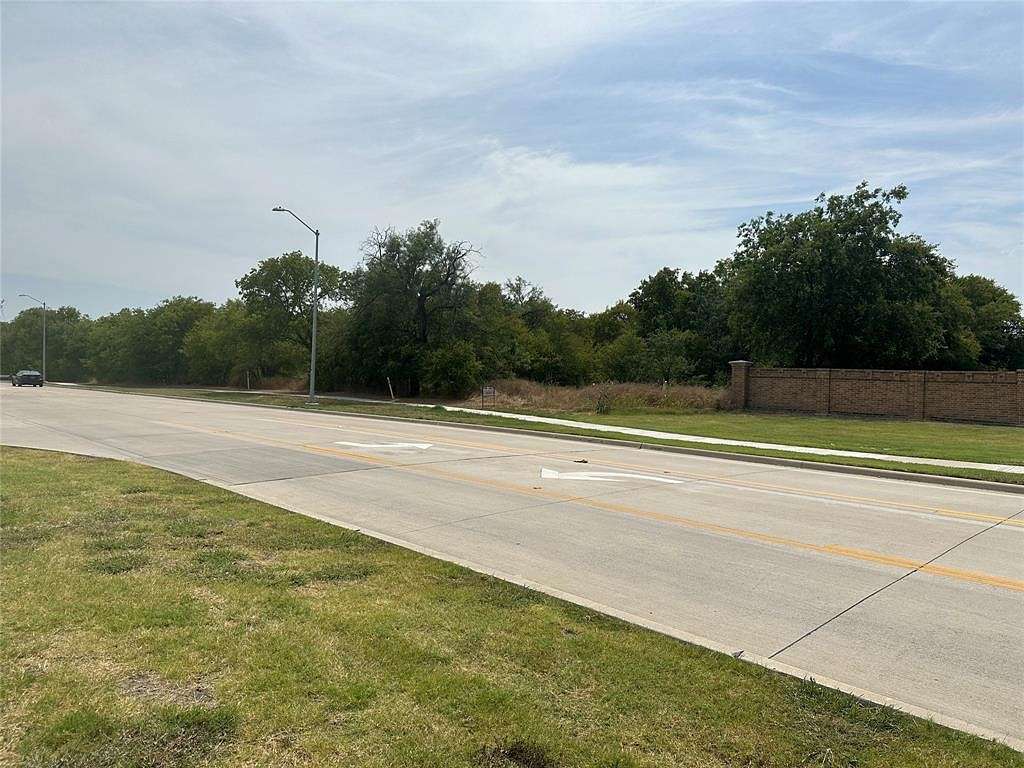 13.4 Acres of Land for Sale in Grand Prairie, Texas