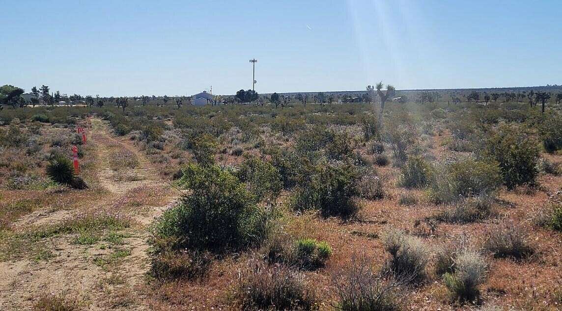 2.512 Acres of Land for Sale in Palmdale, California