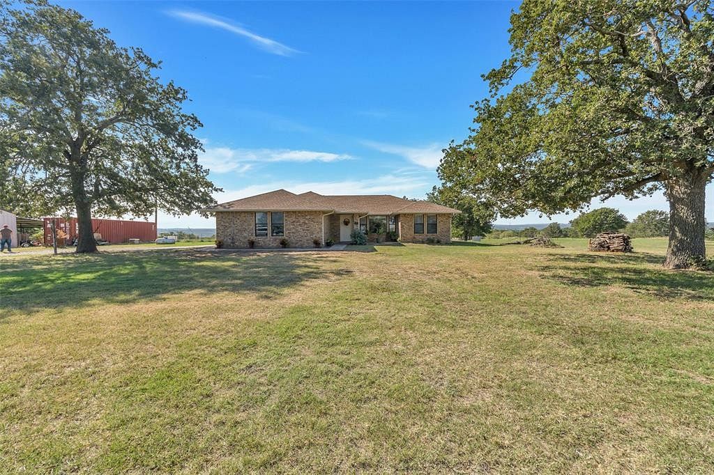 8.3 Acres of Land with Home for Sale in Paradise, Texas