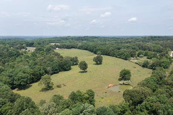 21 Acres of Recreational Land & Farm for Sale in Centerville, Tennessee