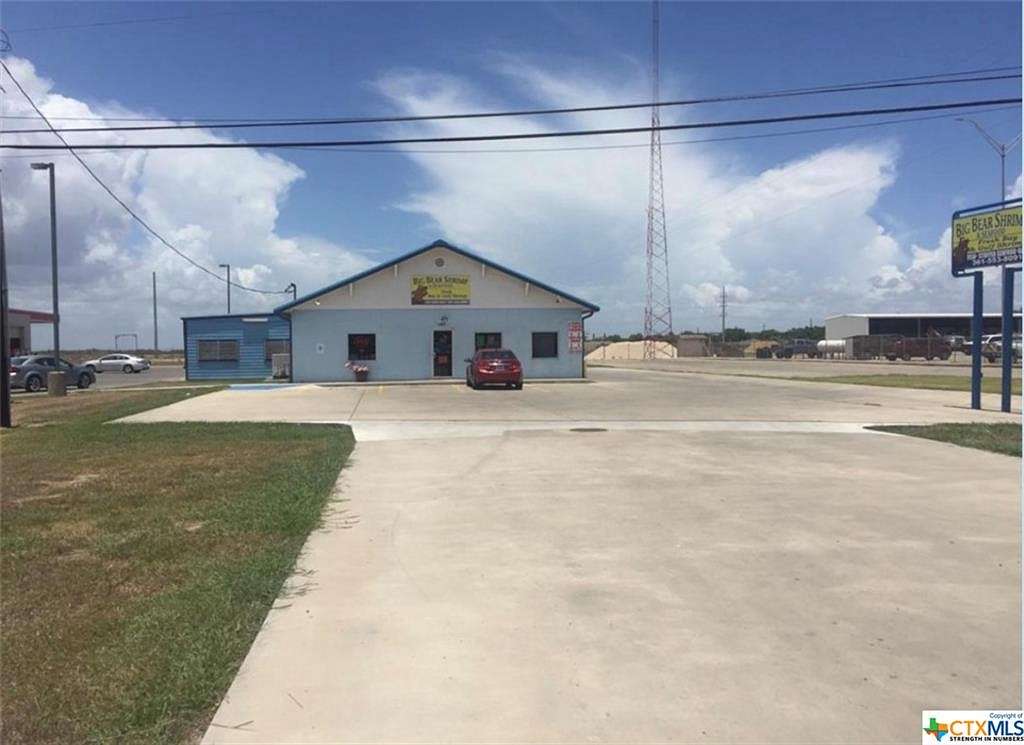 3.7 Acres of Improved Commercial Land for Sale in Port Lavaca, Texas