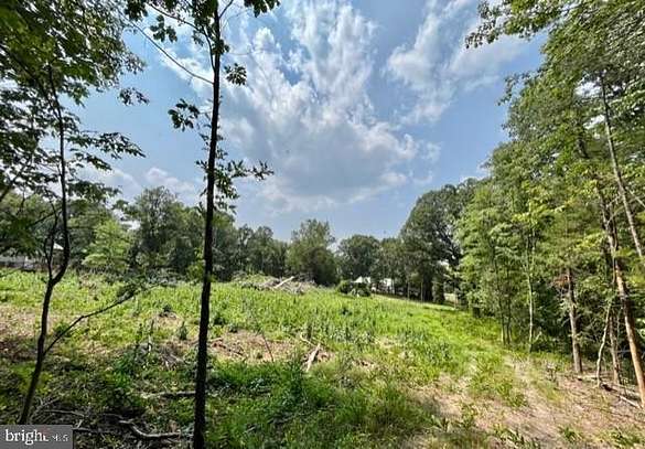 7.7 Acres of Land for Sale in Luray, Virginia