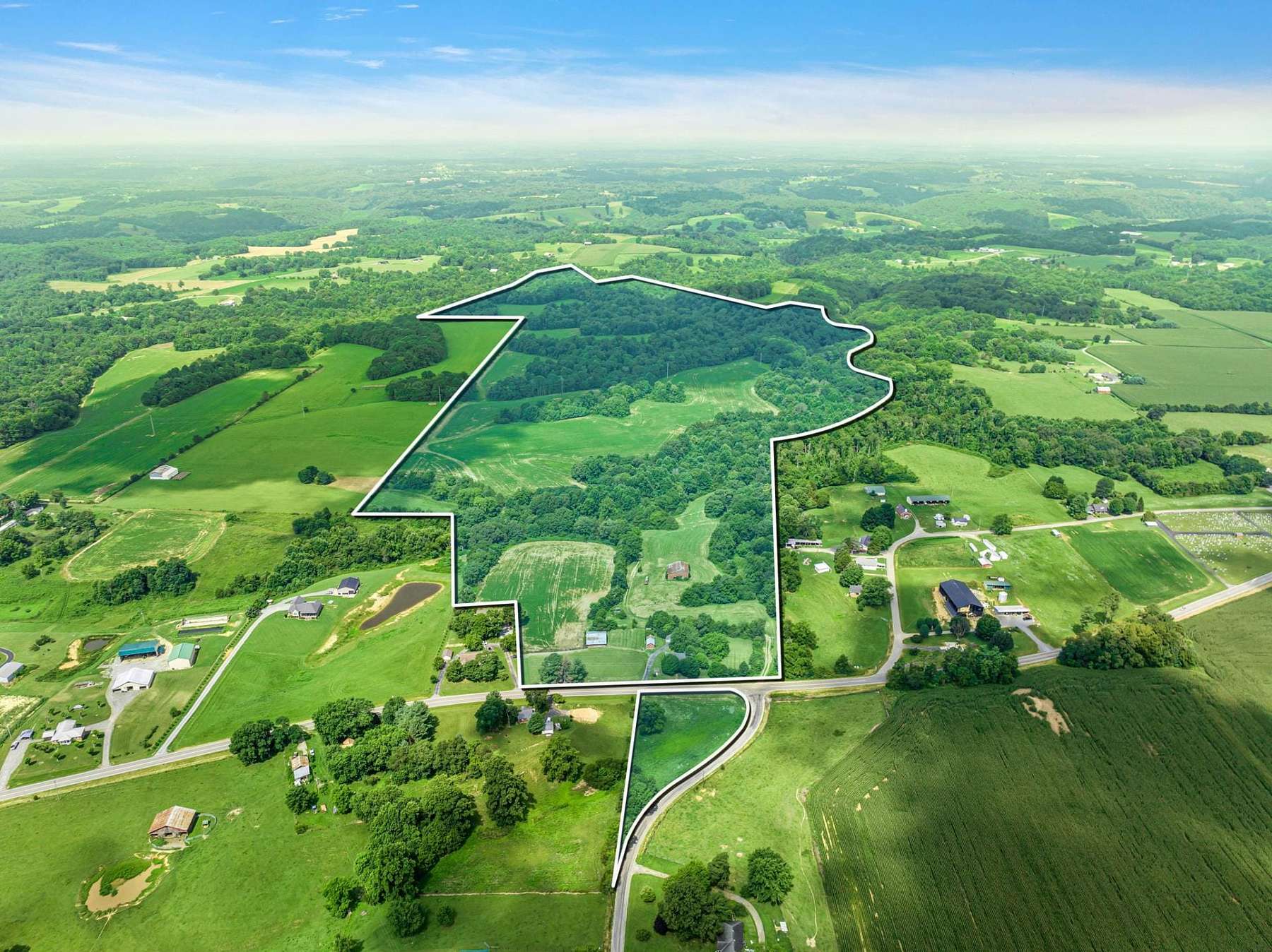 151.7 Acres of Land with Home for Sale in Lafayette, Tennessee