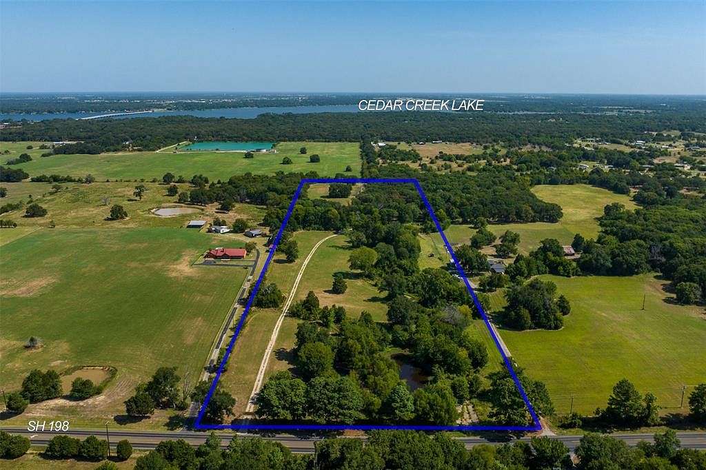 21 Acres of Land with Home for Sale in Mabank, Texas