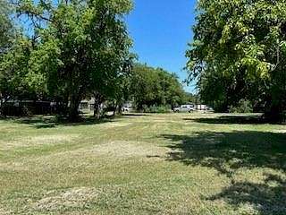 0.45 Acres of Commercial Land for Sale in Gainesville, Texas
