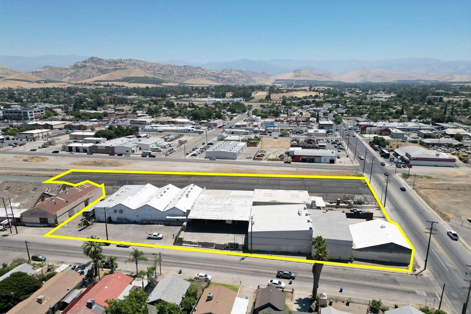 2.9 Acres of Improved Commercial Land for Sale in Porterville, California