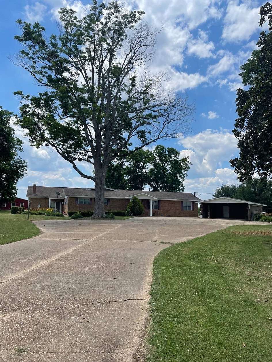 2.5 Acres of Land with Home for Sale in Winnsboro, Louisiana