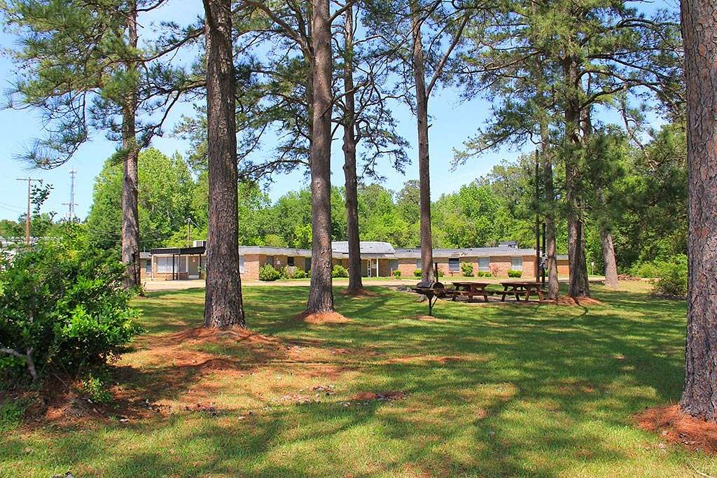 4.9 Acres of Improved Commercial Land for Sale in Nacogdoches, Texas