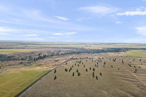 19.7 Acres of Recreational Land for Sale in Bickleton, Washington