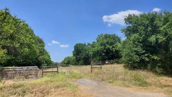 3.6 Acres of Residential Land with Home for Sale in Mabank, Texas