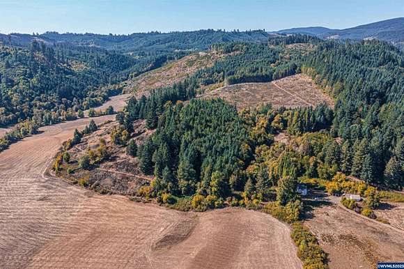 322 Acres of Land with Home for Sale in Sheridan, Oregon
