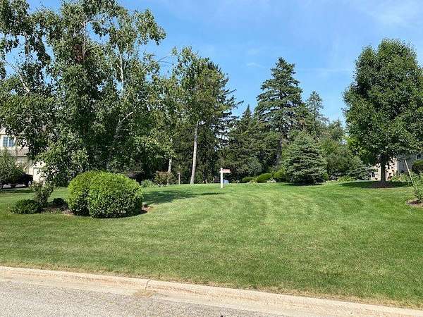 0.57 Acres of Residential Land for Sale in Woodstock, Illinois