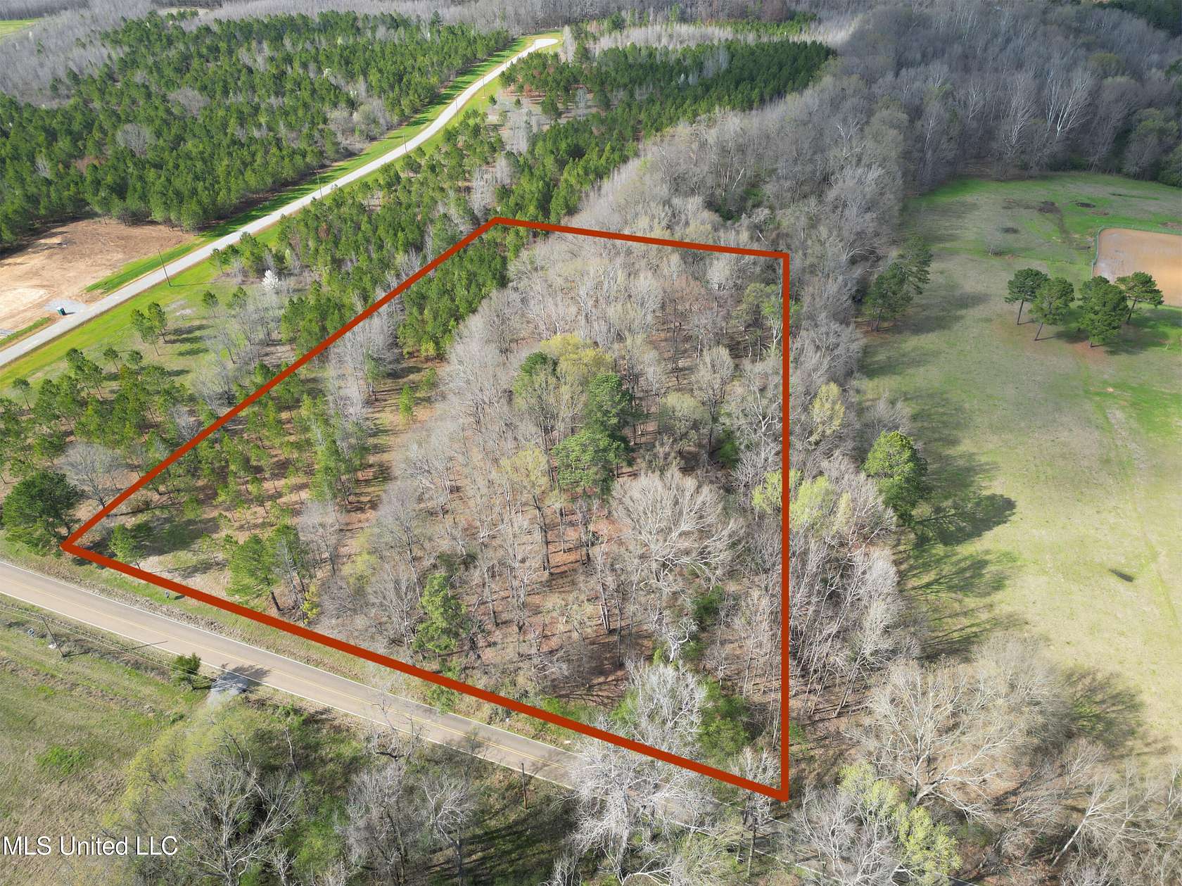 5 Acres of Residential Land for Sale in Madison, Mississippi