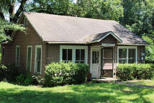 2.7 Acres of Residential Land with Home for Sale in Arkadelphia, Arkansas
