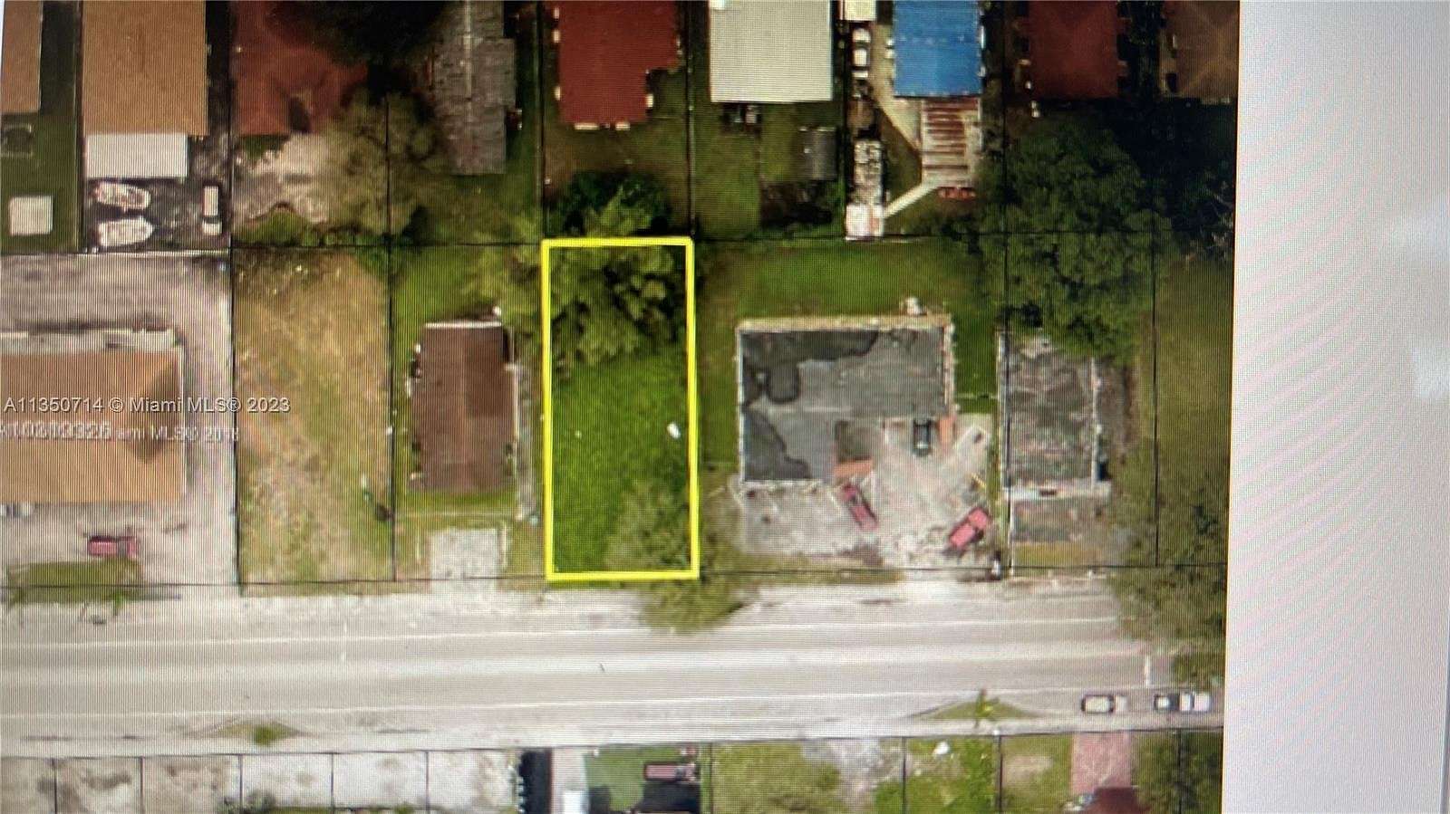 0.12 Acres of Commercial Land for Lease in Miami, Florida