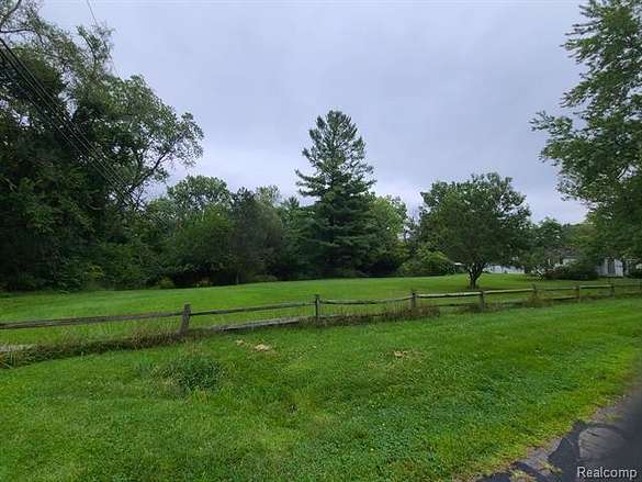 0.61 Acres of Residential Land for Sale in Livonia, Michigan