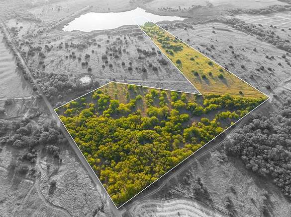 19.7 Acres of Recreational Land for Sale in Abbott, Texas