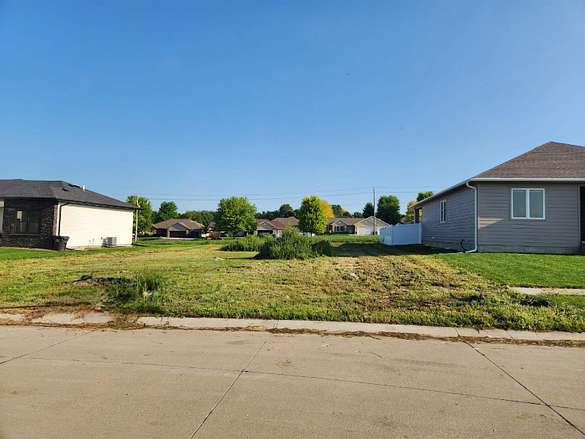 0.19 Acres of Residential Land for Sale in Le Mars, Iowa