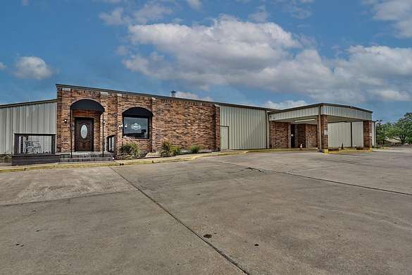 2.1 Acres of Improved Commercial Land for Sale in Schulenburg, Texas