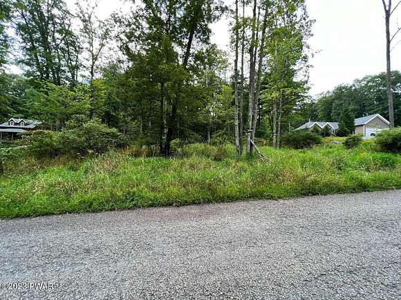 1 Acre of Residential Land for Sale in Hawley, Pennsylvania
