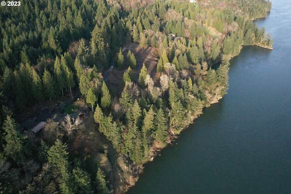 1.4 Acres of Residential Land for Sale in Cathlamet, Washington
