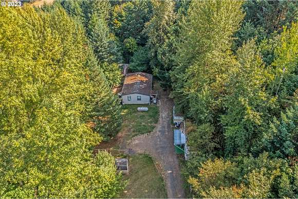 24 Acres of Land with Home for Sale in Yamhill, Oregon