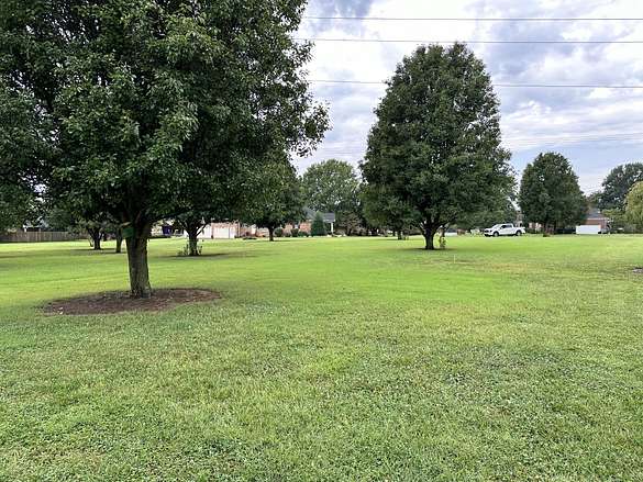 0.91 Acres of Residential Land for Sale in Gallatin, Tennessee