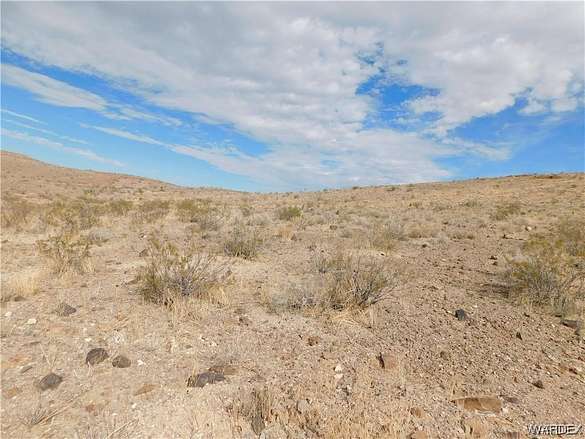 16.5 Acres of Land for Sale in Dolan Springs, Arizona