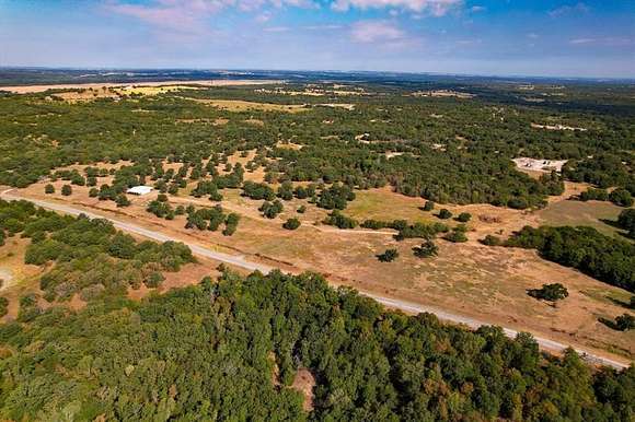 18 Acres of Recreational Land & Farm for Sale in Gainesville, Texas