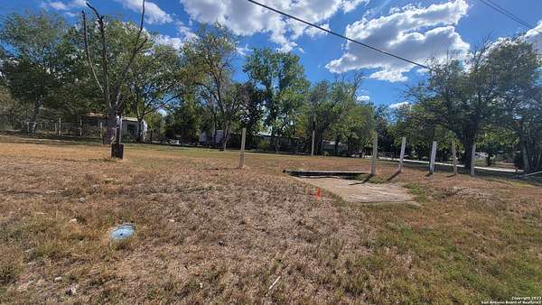 0.26 Acres of Residential Land for Sale in Pleasanton, Texas