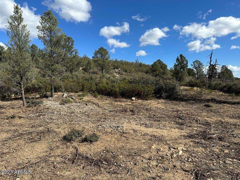 8.1 Acres of Land for Sale in Peeples Valley, Arizona