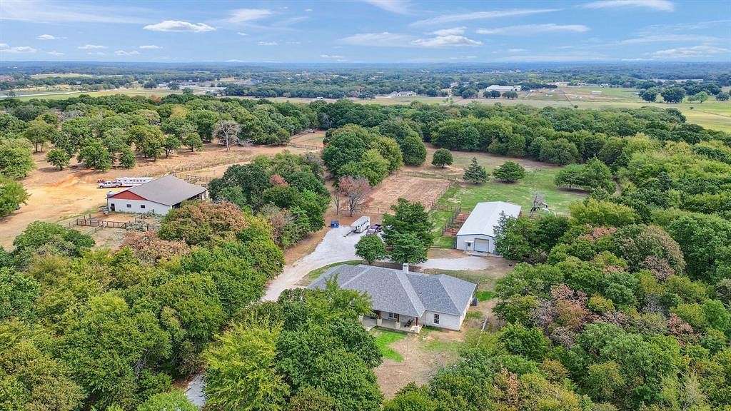 7.1 Acres of Land with Home for Sale in Valley View, Texas
