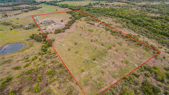 25 Acres of Agricultural Land with Home for Sale in Hubbard, Texas