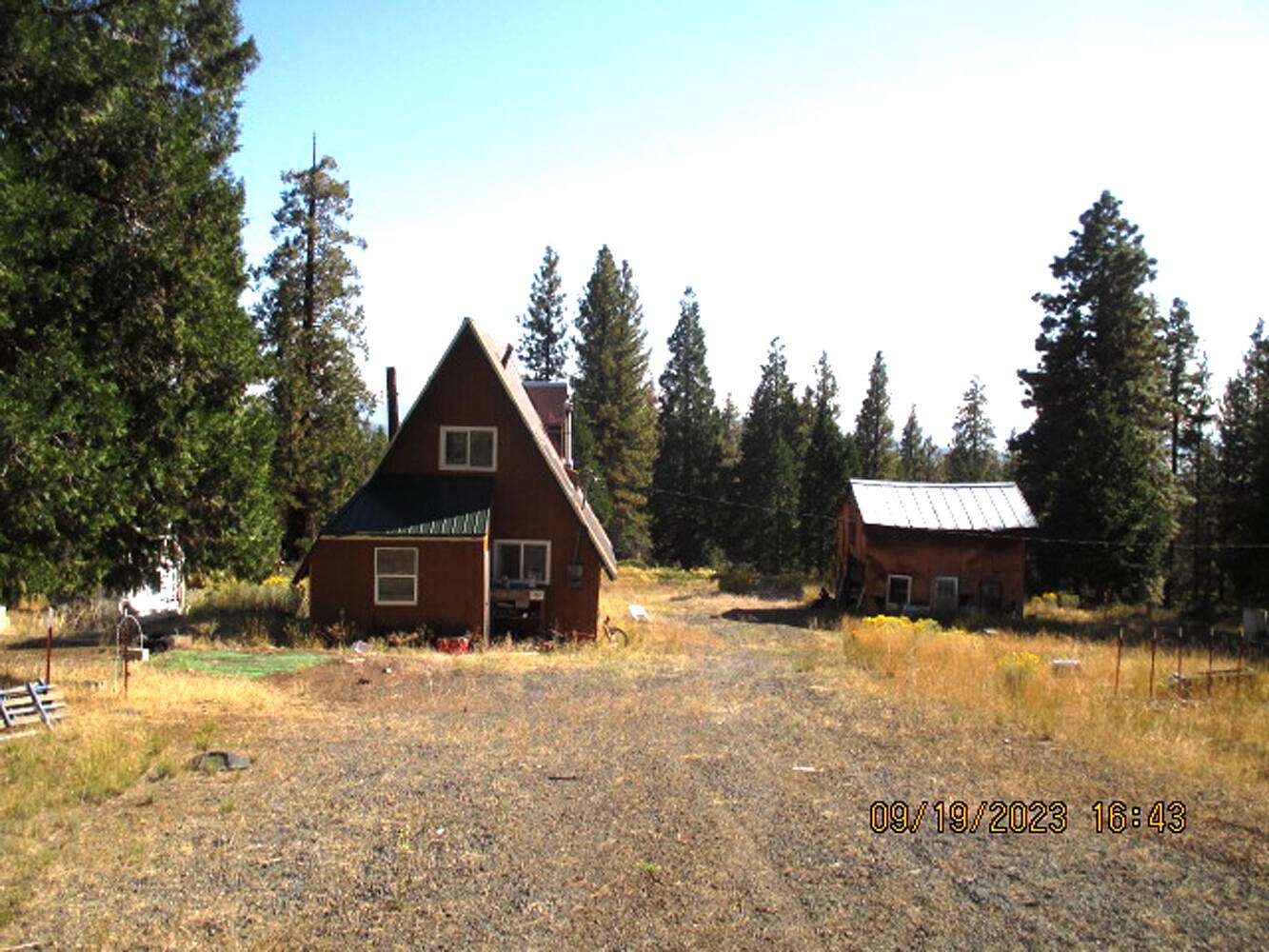 2 Acres of Residential Land with Home for Sale in Bonanza, Oregon