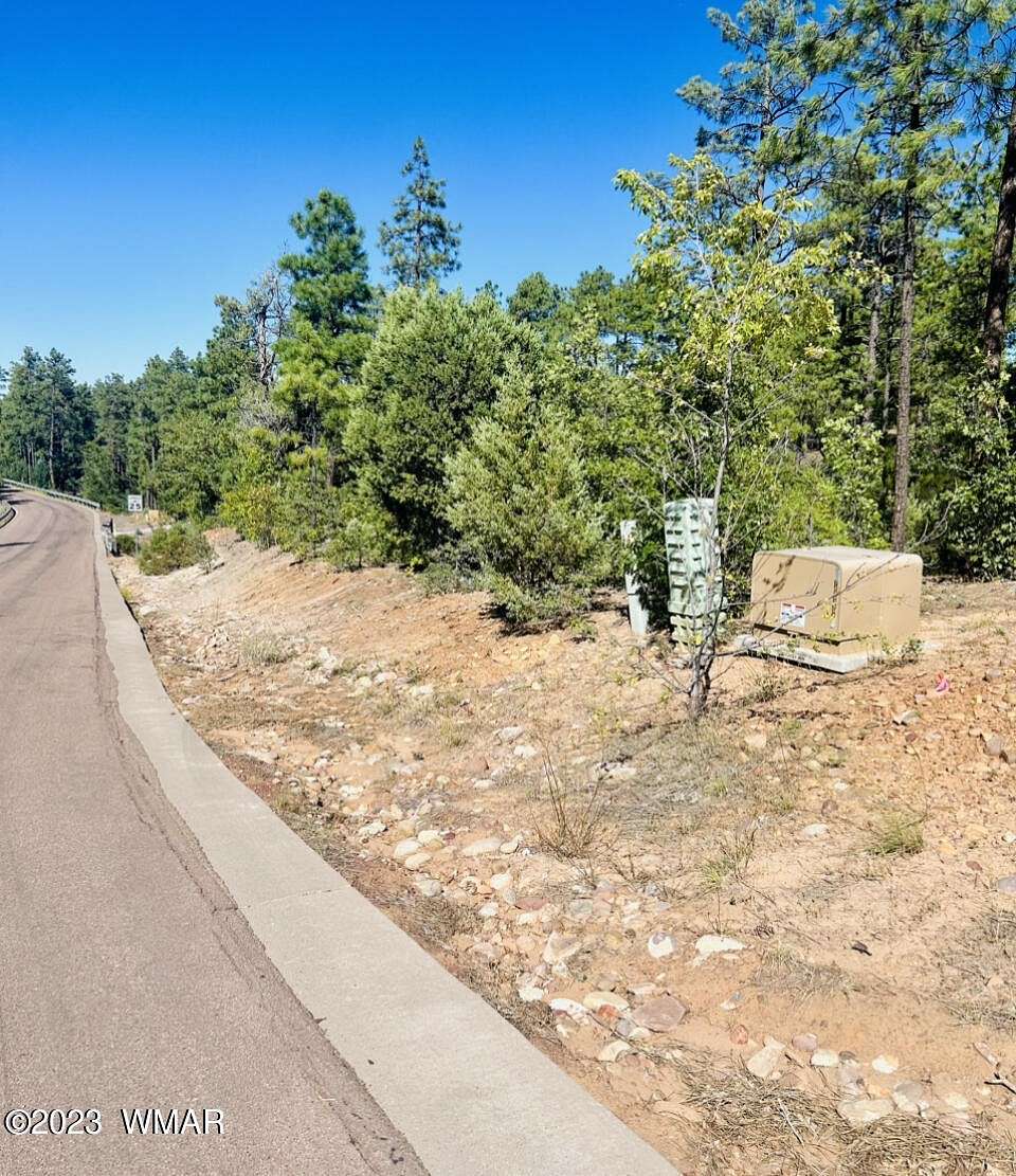 1.09 Acres of Residential Land for Sale in Show Low, Arizona