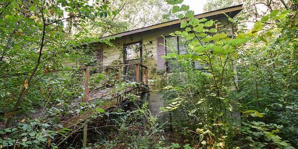 4 Acres of Residential Land with Home for Sale in Chattanooga, Tennessee