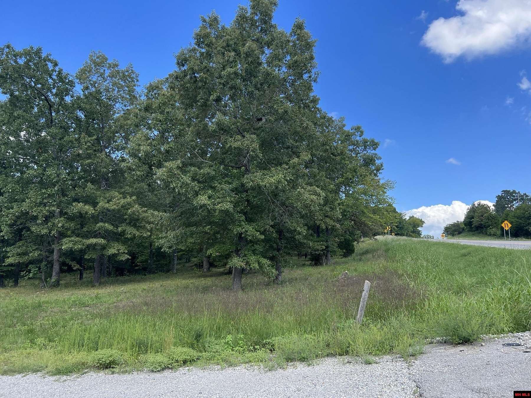1.3 Acres of Land for Sale in Flippin, Arkansas