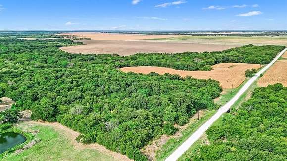 184.9 Acres of Agricultural Land for Sale in Collinsville, Texas