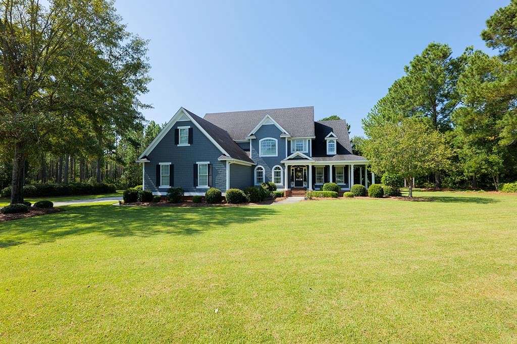 2.2 Acres of Residential Land with Home for Sale in Nashville, Georgia