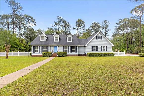 3.9 Acres of Residential Land with Home for Sale in Folkston, Georgia