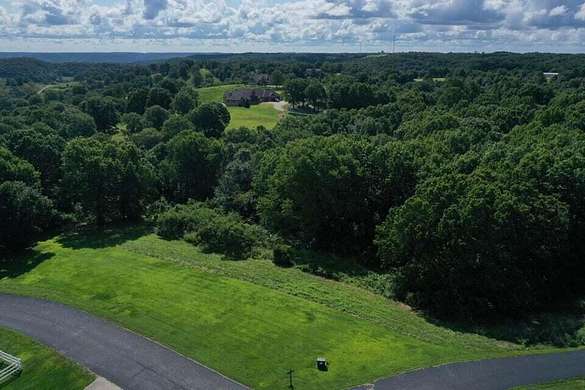 5 Acres of Residential Land for Sale in Saddlebrooke, Missouri