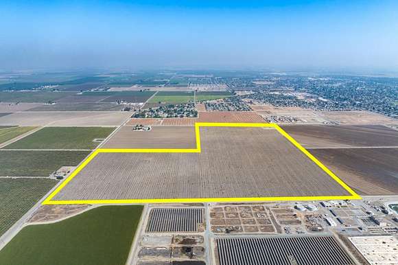 118 Acres of Agricultural Land for Sale in Tulare, California