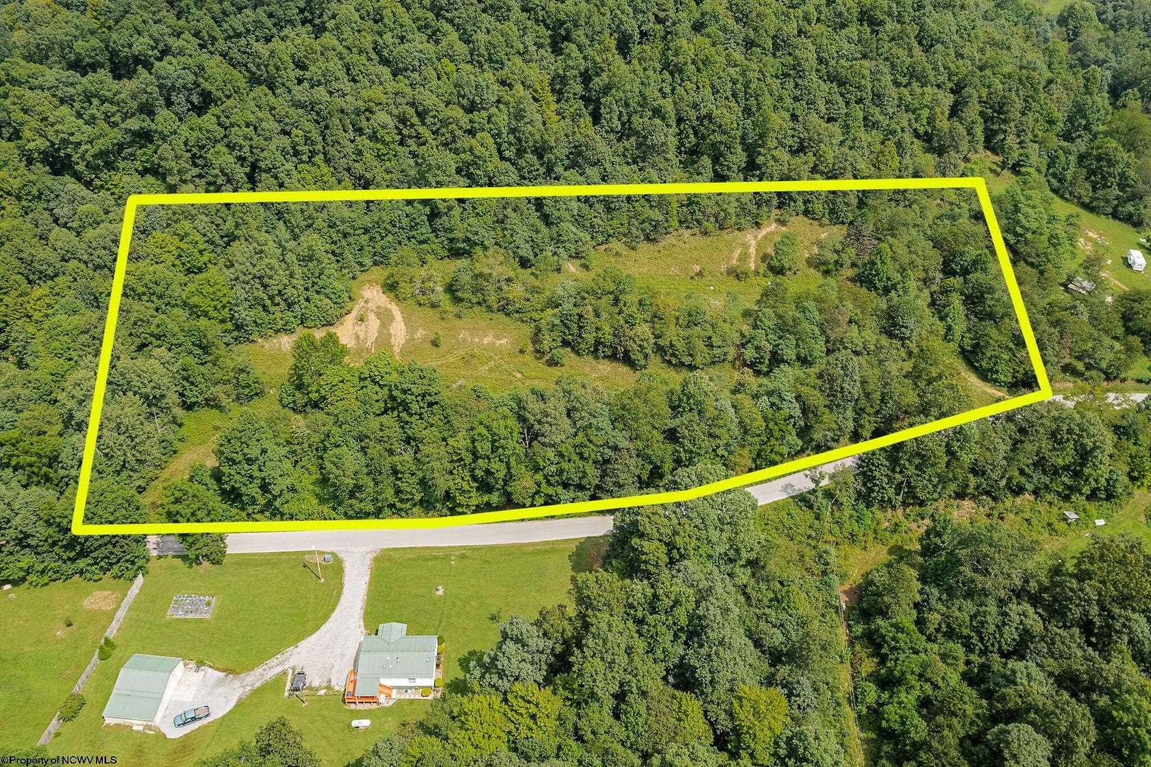 4 Acres of Residential Land for Sale in Belington, West Virginia