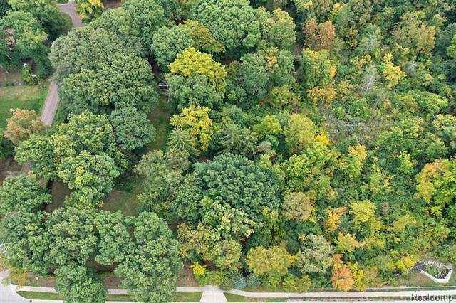 2 Acres of Residential Land for Sale in Farmington Hills, Michigan