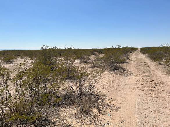 Turning right to dirt road from Hastings Dr.