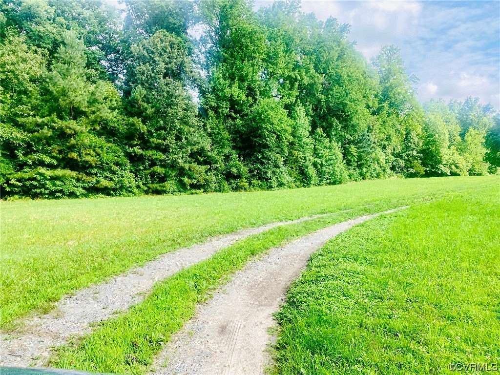 5 Acres of Residential Land with Home for Sale in Richmond, Virginia