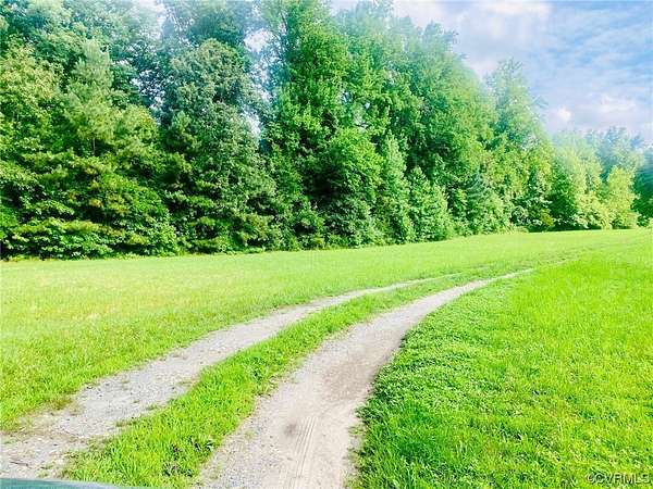 5 Acres of Residential Land with Home for Sale in Richmond, Virginia