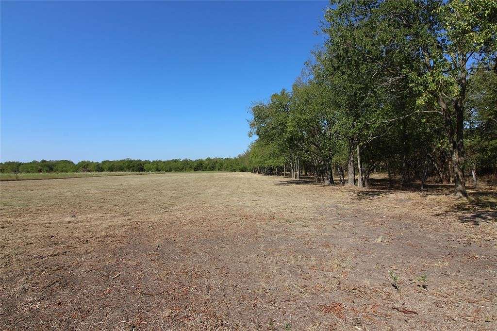 1.5 Acres of Residential Land for Sale in Commerce, Texas